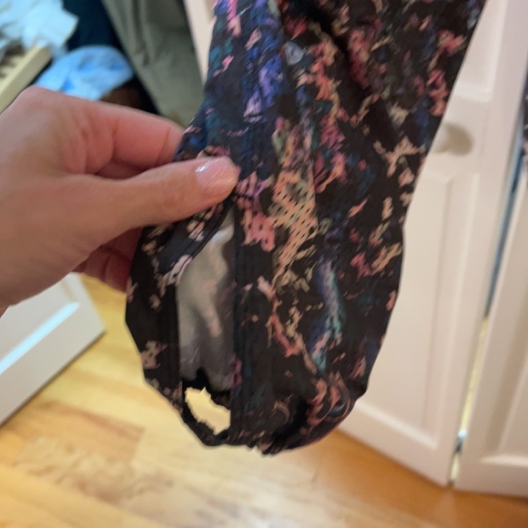 Lululemon yoga crops super cute EUC! - Picture 6 of 7